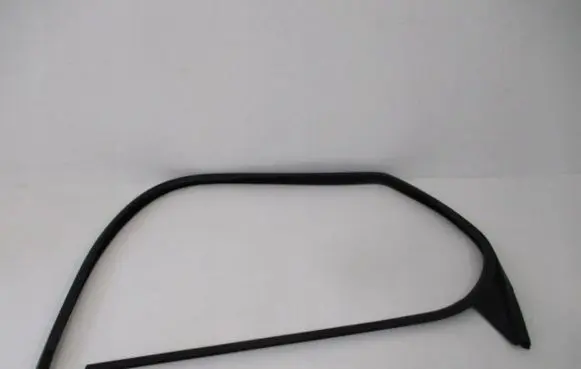 Peugeot Partner Front door window/glass frame 930088