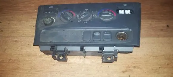 Volvo S60 Climate control unit 8682928 02w09e