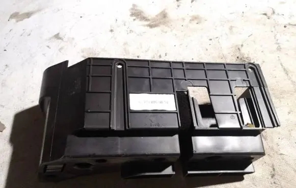 Mercedes-Benz CLS C219 Glove box 2198900014