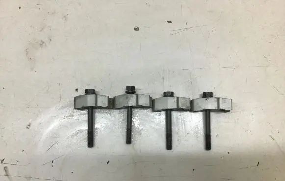 KIA Sportage Fuel Injector clamp holder