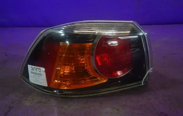 Mitsubishi Lancer VIII Rear/tail lights P5613
