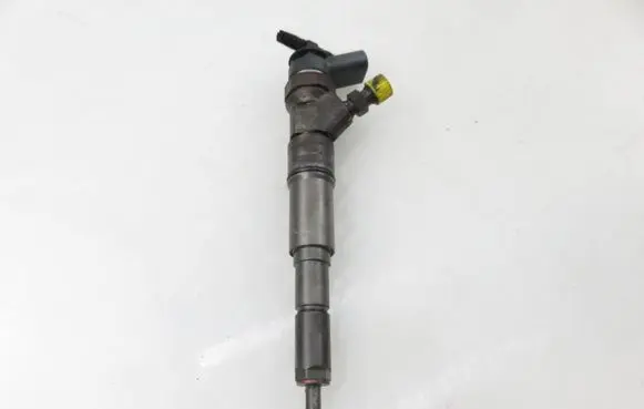 BMW 3 E46 Fuel injector 7789661 0445110131