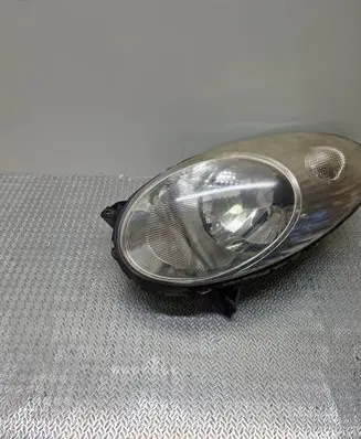 Nissan Micra Headlight/headlamp 89900606 088853