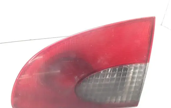 Toyota Avensis T220 Tailgate rear/tail lights 23300202
