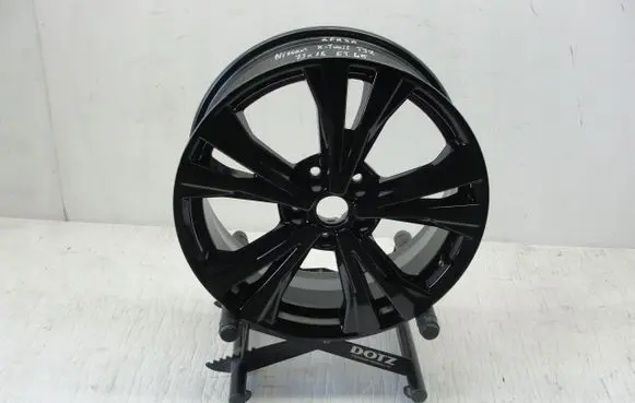 Nissan X-Trail T32 R18 alloy rim 6FR3A