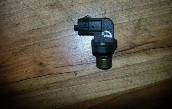 Opel Corsa B Crankshaft position sensor 0232103021