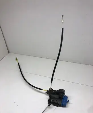 Audi A4 S4 B5 8D Rear door lock 8D0839015A