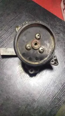 BMW 5 E60 E61 Power steering pump 7652974