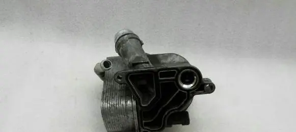 BMW 6 E63 E64 Oil filter mounting bracket 7516383