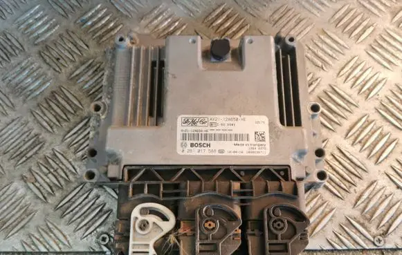 Ford Fiesta Engine control unit/module av2112a650he