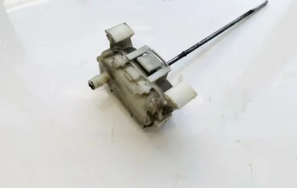 Audi A4 S4 B5 8D Central locking motor 8d0862153