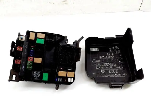 KIA Carens III Fuse box set N91270A4590 91270A4590