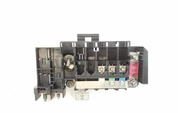 Infiniti Q30 Fuse module A2465401350