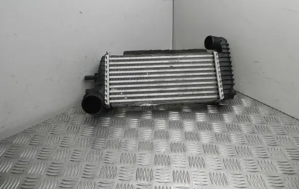 Ford Kuga I Intercooler radiator BV619L440CK VD19394 DEFEKTAS