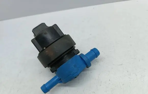 Mercedes-Benz S W220 Turbo solenoid valve 0004708593