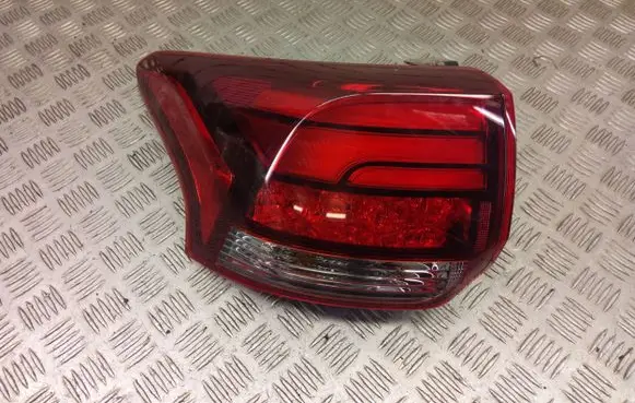 Mitsubishi Outlander Rear/tail lights