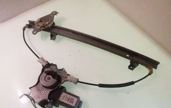 Nissan Almera N16 Front door window regulator with motor 114726 400600T1