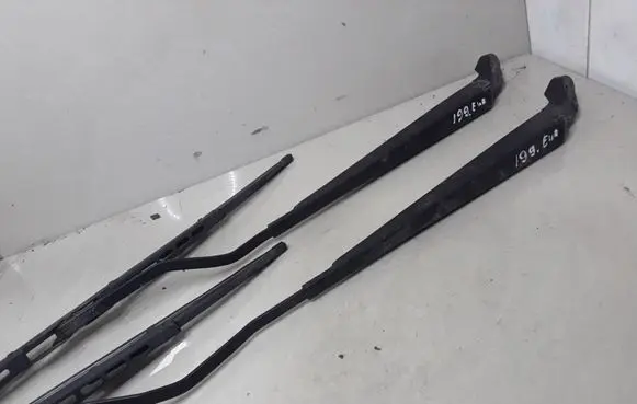 Citroen Xsara Front wiper blade arm
