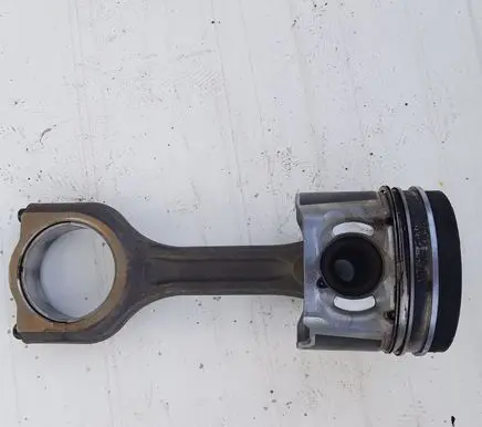 Peugeot 5008 Piston with connecting rod