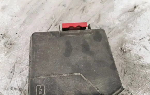 Renault Laguna III Fuse box cover 284C40001R 319134128