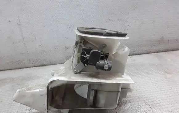 Nissan Patrol Y61 Air intake duct part 27200VB010