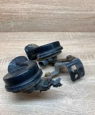 Volkswagen PASSAT B6 Horn signal 007424 500400HZ PAIR