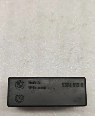 BMW 5 E34 Other relay 13746132