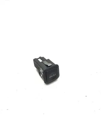 Jaguar XK8 - XKR Tailgate/boot open switch button 95721 LJA2650AD