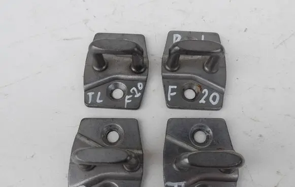 BMW 1 F20 F21 Front door lock loop/hook striker 7249639