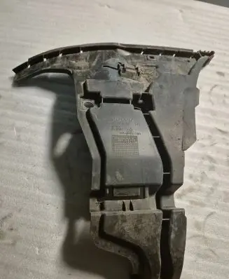 Volvo V70 Front bumper mounting bracket 08693181 BP3EA