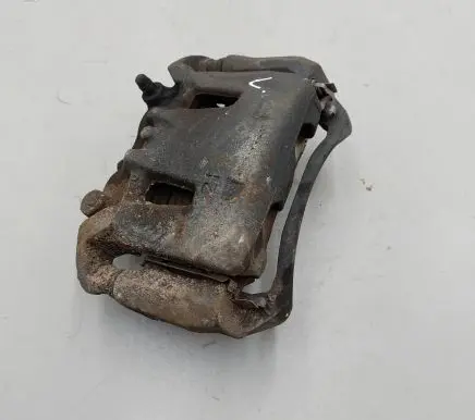 Nissan Leaf II (ZE1) Front brake caliper