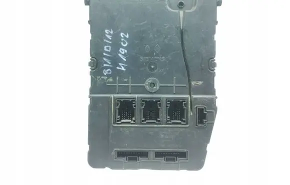 Renault Scenic I Fuse module 8200525384 S118400150B