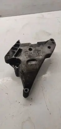 Volkswagen PASSAT B6 Engine mounting bracket 03G199207F