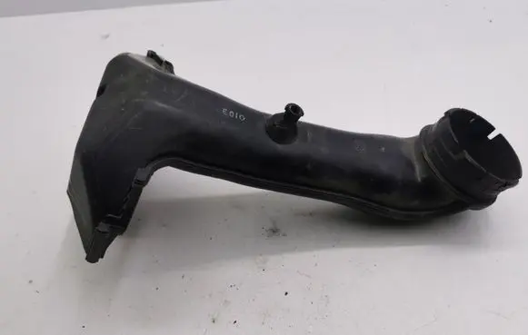 Mazda CX-7 Air intake duct part R2AX13201