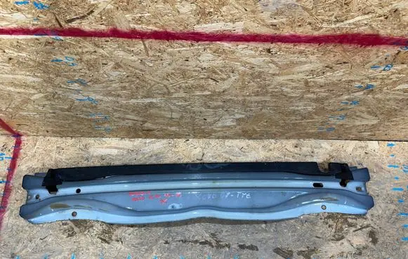 Volvo XC70 Rear bumper support beam R0953-M