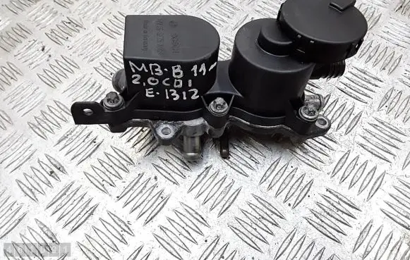 Mercedes-Benz B W245 Breather valve A6400101162