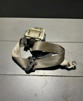 Audi A6 S6 C5 4B Front seatbelt 560585901
