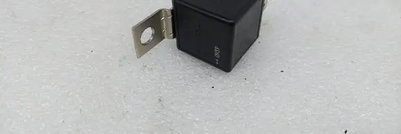 Ford Mondeo Mk III Other relay V23134A1052C643