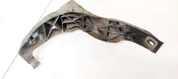Front bumper mounting bracket