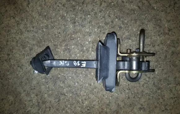 BMW 5 E39 Front door check strap stopper 51218193447