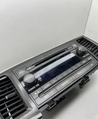 Toyota Sienna XL30 III Radio/CD/DVD/GPS head unit 8612008270 JETM039375US DEHM8497Z