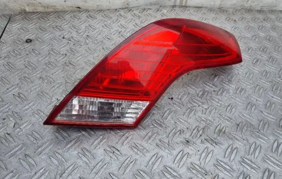Ford Focus Tailgate rear/tail lights 6N4113A602A