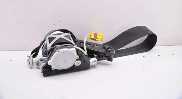 Volkswagen PASSAT CC Front seatbelt 3C1857706F