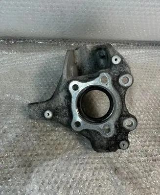 Volvo V40 Front wheel hub spindle knuckle 31387651
