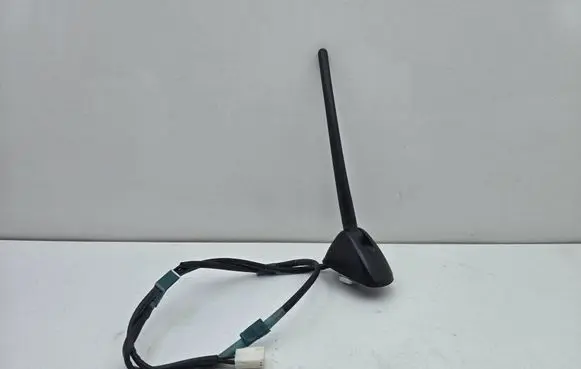 Toyota Prius+ (ZVW40) Radio antenna V307525C