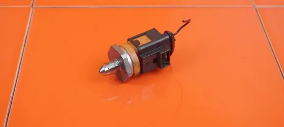 Volkswagen Scirocco Fuel pressure sensor 0261545113 18MB45