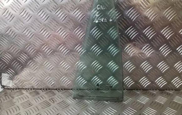 Opel Astra G Rear vent window glass 