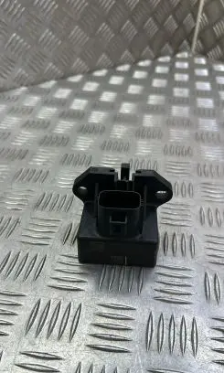 Ford Mondeo MK V Fuel pump relay FU5A9D370KA