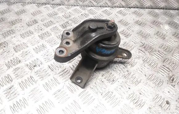 KIA Venga Engine mount bracket