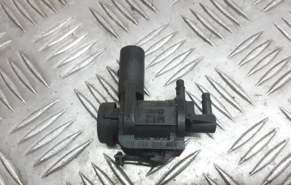 Volkswagen Touareg I Turbo solenoid valve 1J0906283B